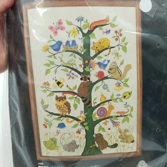 NEW VTG Dimensions Crewel Tree of Life Ellen Silver 1981 14"x20" Needlework Kit - Picture 3 of 7